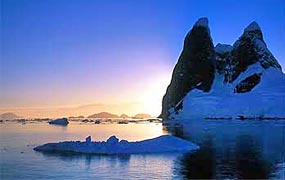 Viaje por la Antártida en crucero de lujo por las Islas Falkland o Malvinas, Georgia del Sur y Peninsula Antártica