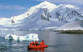 Crucero de 14 días por el este de Groenlandia para visitar glaciares y espectaculares icebergs en barco polar con Señores Pasajeros