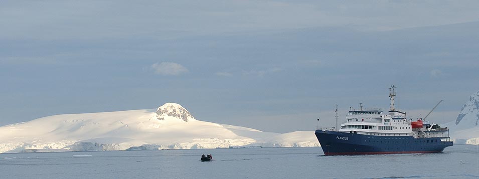 Agencia de viajes en Barcelona para expediciones a la Antártida, al Ártico, Fakland, Malvinas, Círculo Polar, Spitsbergen, Svabard, Groenlandia, Polo Norte y Polo Sur